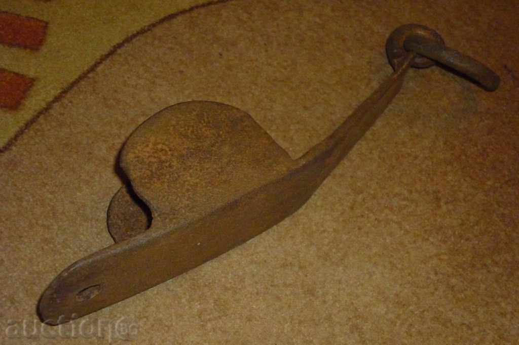 Auction Wrought iron shoe, horse cart brake, wagon, car Auction Wrought iron shoe, horse cart brake, wagon, car