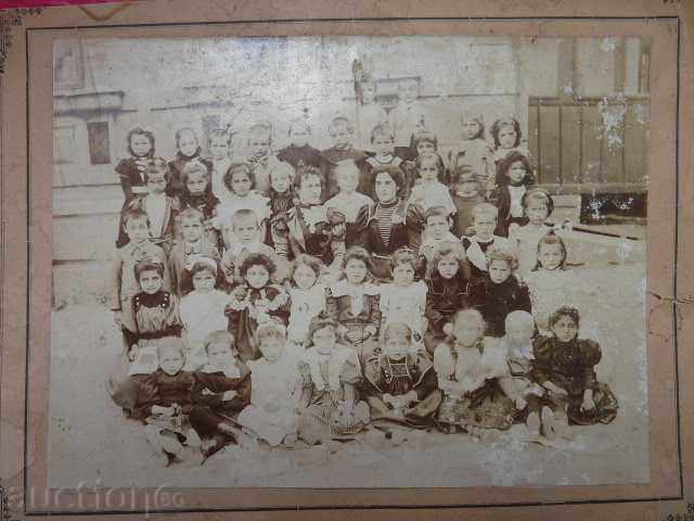 Delivery of three retro photos