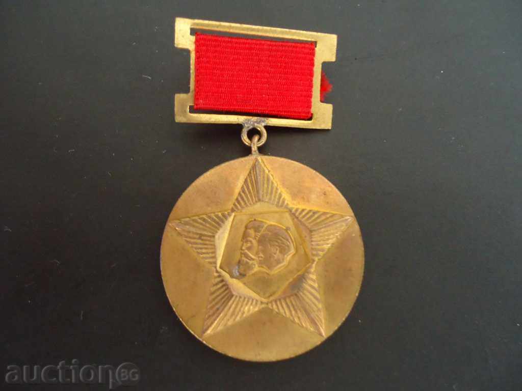 Medalii, decorații