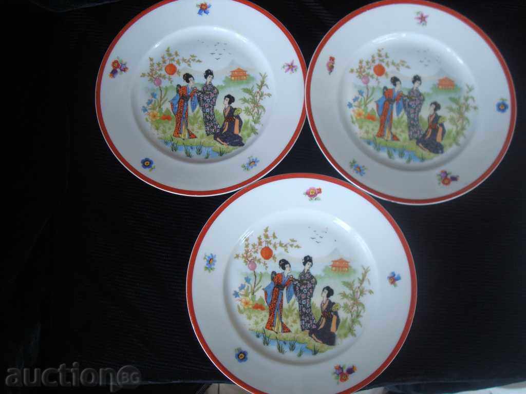 Plate - Japan - 3 pcs., painted in color