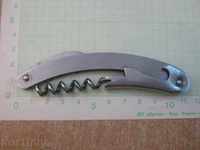 Corkscrew blade opener