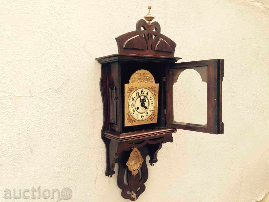 Delivery of Friedrich Mauthe wall clock from the late 19th and early twentieth centuries Delivery of Friedrich Mauthe wall clock from the late 19th and early twentieth centuries