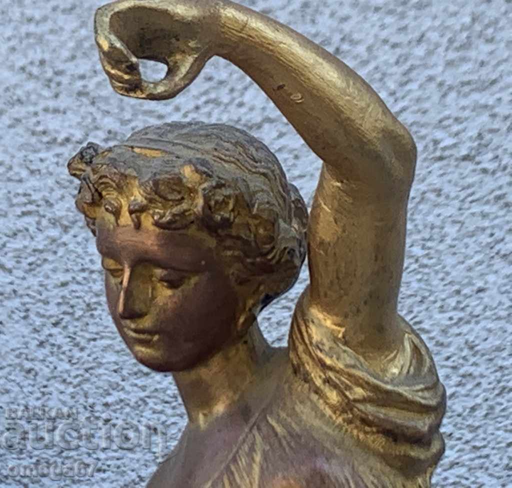 Auction Fireplace clock from the end of the 19th century. Auction Fireplace clock from the end of the 19th century.