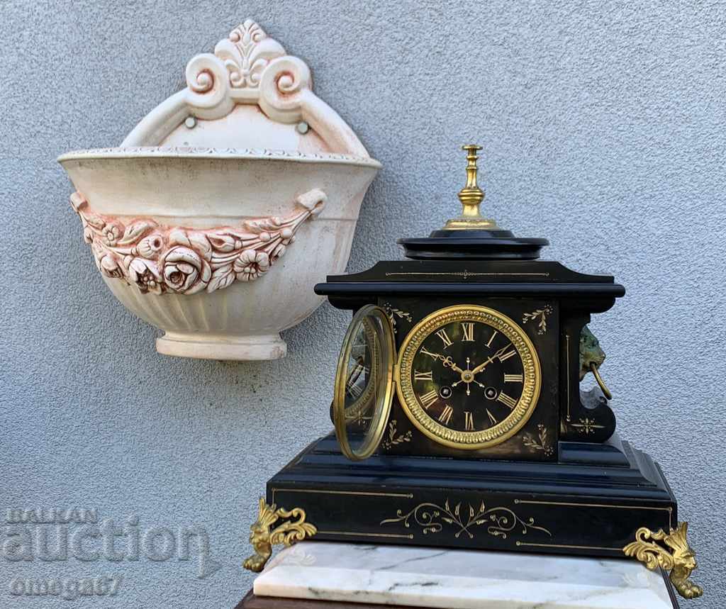 Каминен часовник от черен оникс и бронз с позлата! с цена € 1490.00 | 2914.19 лв. Каминен часовник от черен оникс и бронз с позлата! с цена € 1490.00 | 2914.19 лв.