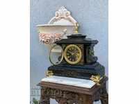 Fireplace clock made of black onyx and bronze with gilding!