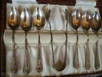 Spoons + pinch, coffee tea, size 110 mm old England.