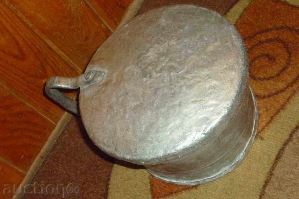 Old tinned kettle, pit, copper, kettle, blue, kettle with price 70.00 BGN | € 35.79 Old tinned kettle, pit, copper, kettle, blue, kettle with price 70.00 BGN | € 35.79