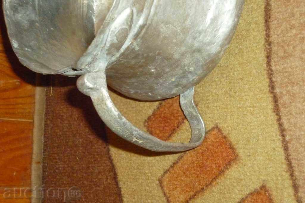 Delivery of Old tinned kettle, pit, copper, kettle, blue, kettle Delivery of Old tinned kettle, pit, copper, kettle, blue, kettle