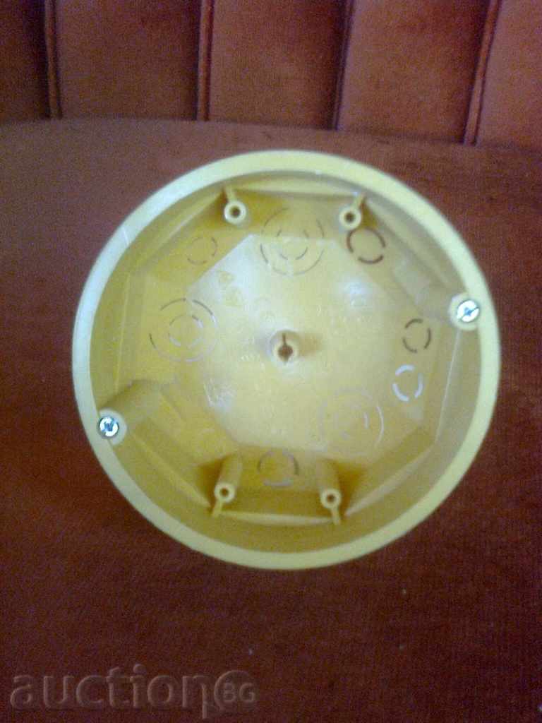 Branch box for gypsum board with lid with price 1.00 BGN | € 0.51