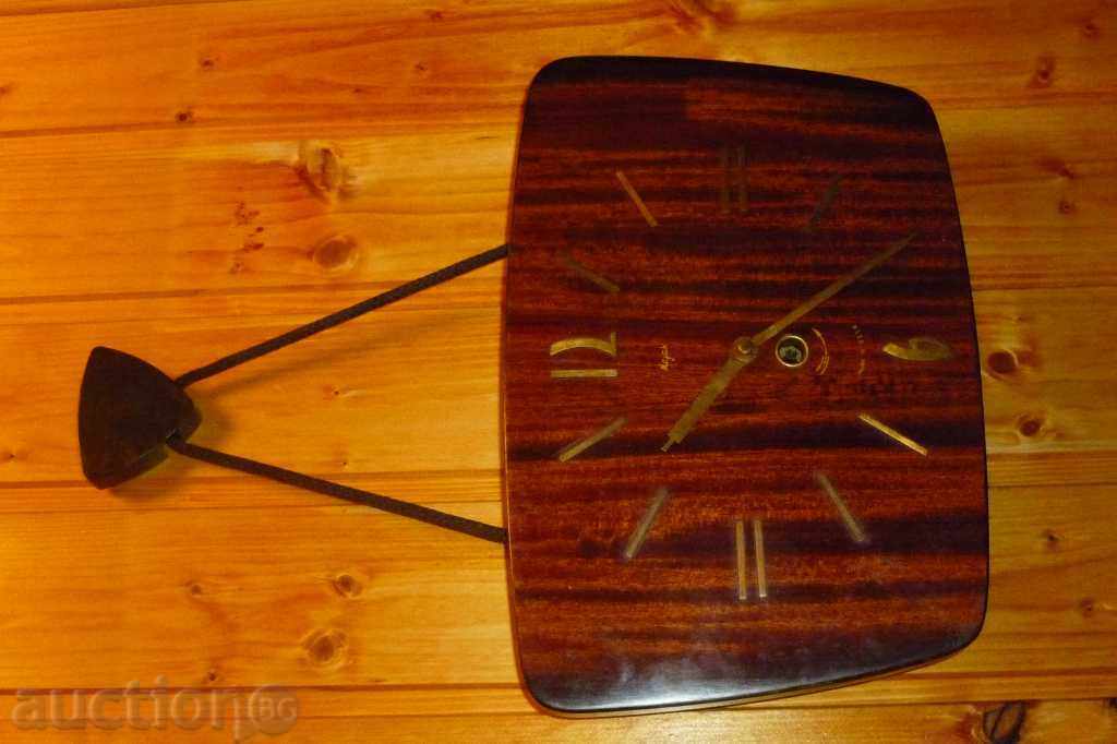 Ρωσικό ρολόι τοίχου "ΜΑΓΙΑΚ" Σοβιετικής Ένωσης με τιμή 62.00 BGN | € 31.70 Ρωσικό ρολόι τοίχου "ΜΑΓΙΑΚ" Σοβιετικής Ένωσης με τιμή 62.00 BGN | € 31.70