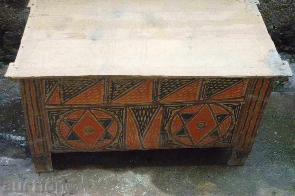 Auction Renaissance painted chest, chest, chaise, chest of drawers Auction Renaissance painted chest, chest, chaise, chest of drawers