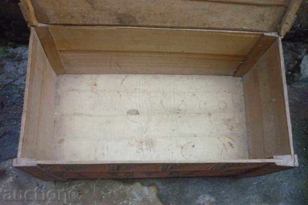 Delivery of Renaissance painted chest, chest, chaise, chest of drawers Delivery of Renaissance painted chest, chest, chaise, chest of drawers