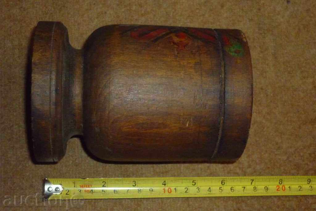 Old wooden mortar, mortar, chuck, wooden, crank, bucket with price 53.00 BGN | € 27.10 Old wooden mortar, mortar, chuck, wooden, crank, bucket with price 53.00 BGN | € 27.10