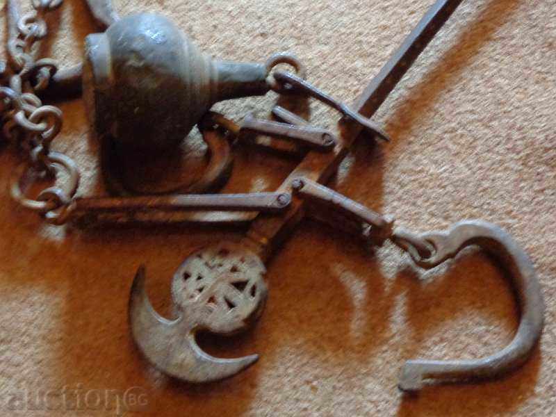 Delivery of Ottoman scales with top, scale, weights, wrought iron Delivery of Ottoman scales with top, scale, weights, wrought iron