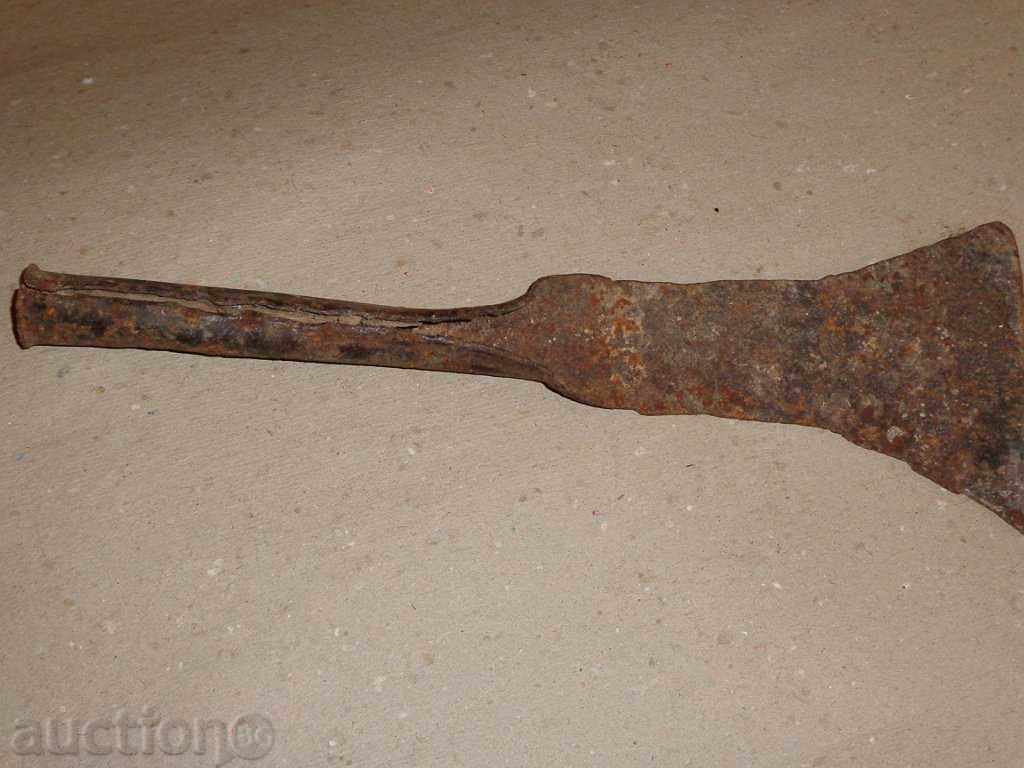 An old maid of honor, a bitch, a gourd, a gauntlet, a wrought iron - 6 An old maid of honor, a bitch, a gourd, a gauntlet, a wrought iron - 6