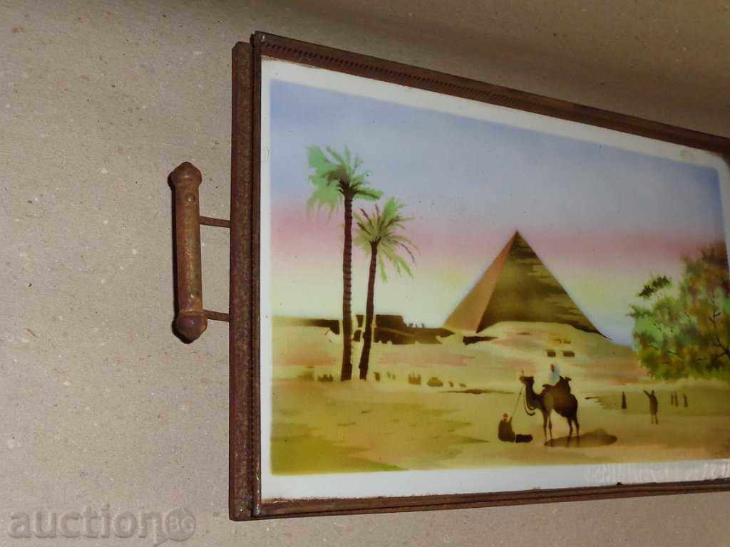 platou veche de porțelan cu preț 45.00 BGN | € 23.01 platou veche de porțelan cu preț 45.00 BGN | € 23.01