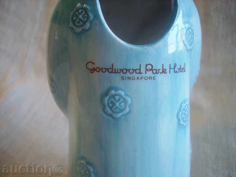 Delivery of I sell a porcelain figure to a priest