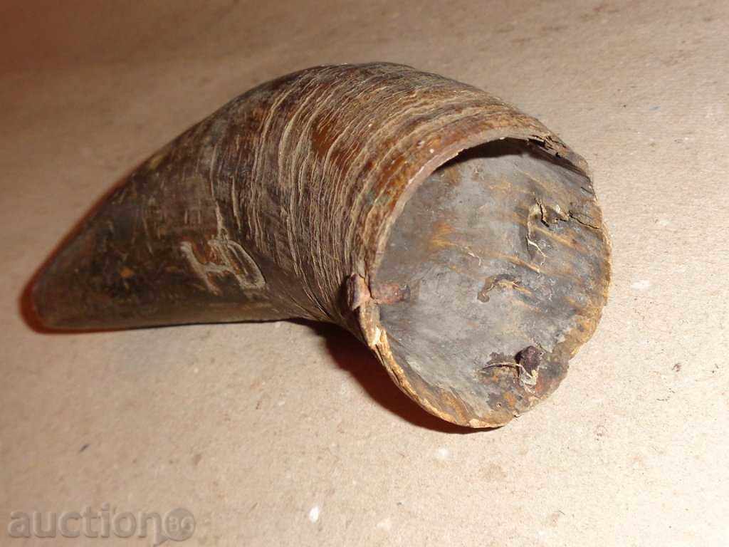 Auction Old horn gun powder from the peasants for filling pishtov, rifle Auction Old horn gun powder from the peasants for filling pishtov, rifle