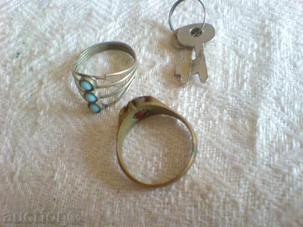 Delivery of a piece of jewelry Delivery of a piece of jewelry