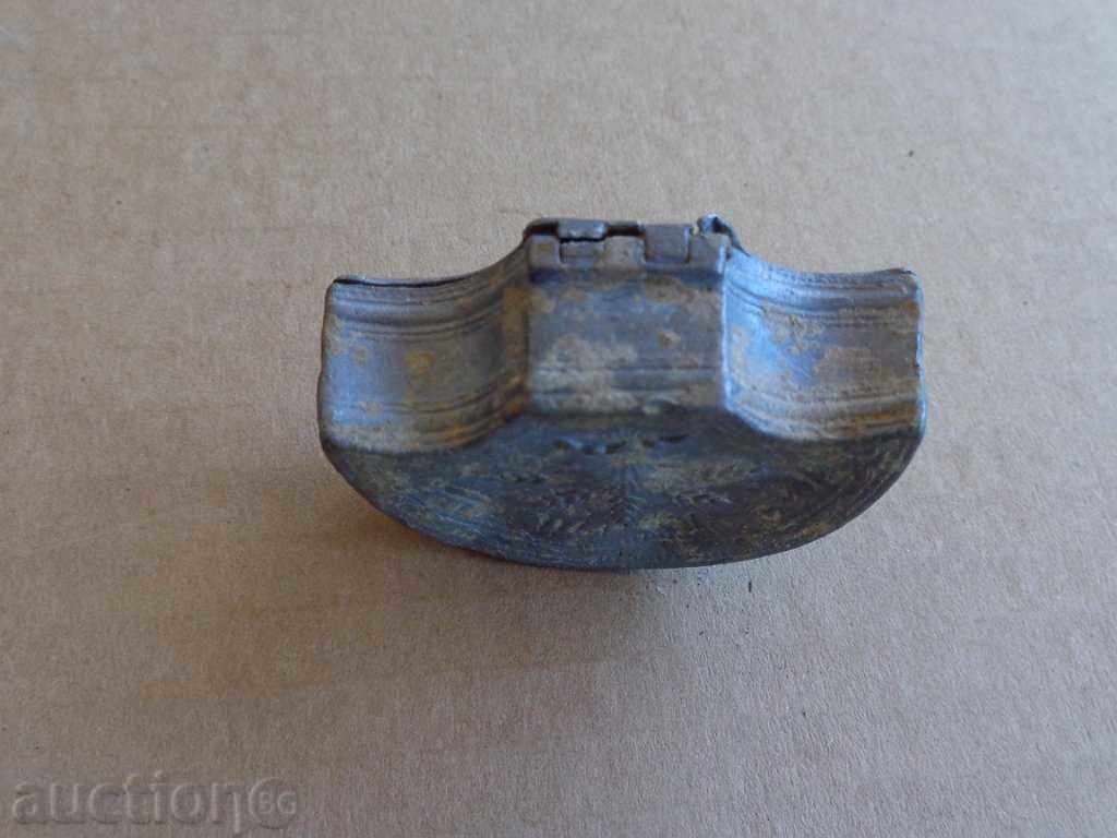 An old lead powder, a box of time with price 75.00 BGN | € 38.35