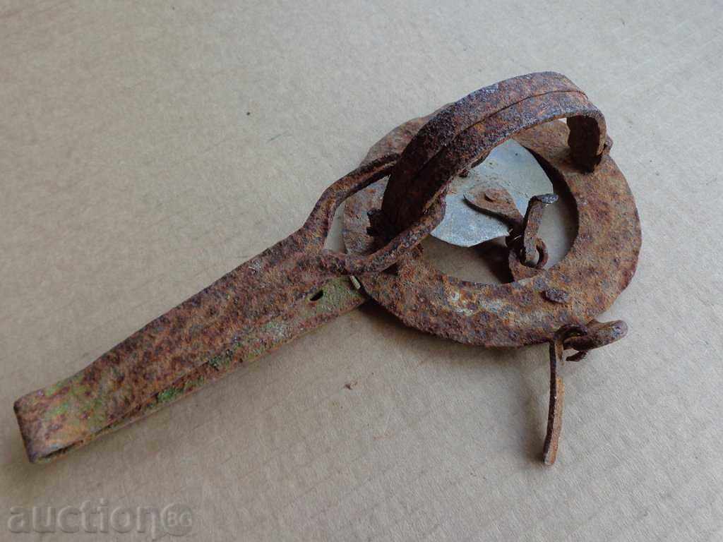 Old manual forged trap with price 48.00 BGN | € 24.54 Old manual forged trap with price 48.00 BGN | € 24.54