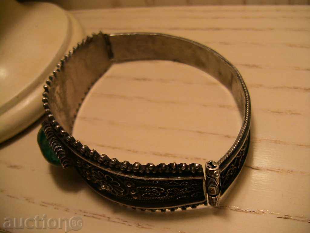 Brățară din argint, lucrată manual, Israel, EILAT, argint 935 cu preț 397.00 BGN | € 202.98 Brățară din argint, lucrată manual, Israel, EILAT, argint 935 cu preț 397.00 BGN | € 202.98