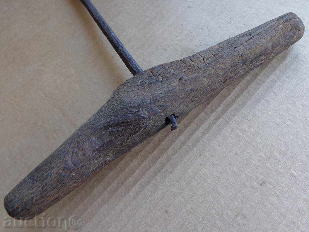 Old screwdriver, chopper with price 18.00 BGN | € 9.20