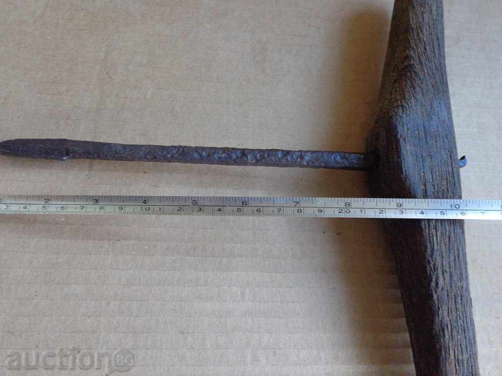 Auction  Old screwdriver, chopper