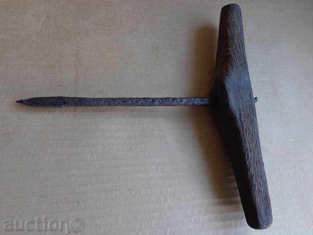 Old screwdriver, chopper - 5