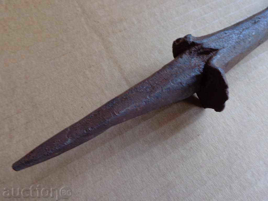 Delivery of A primitive anvil for hair peeling Delivery of A primitive anvil for hair peeling