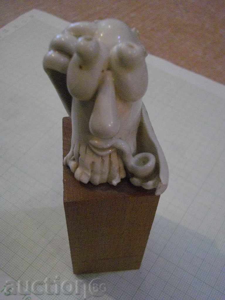 Porcelain figure of a wooden pedestal - 5 Porcelain figure of a wooden pedestal - 5