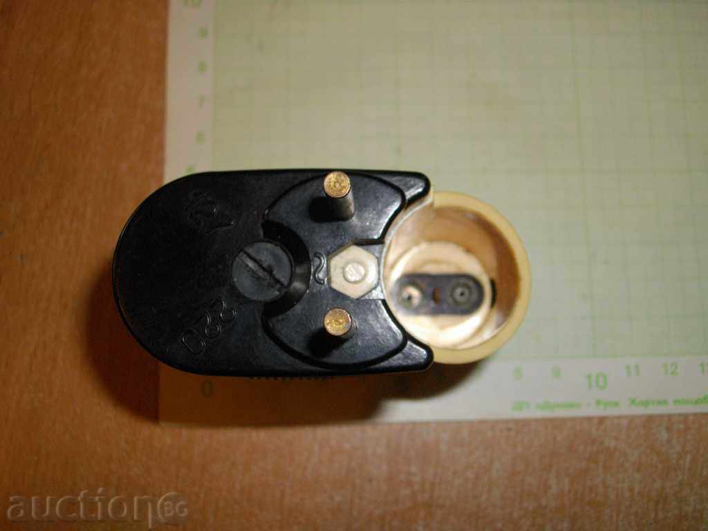 Delivery of Charger for 9 v. Cylindrical battery Delivery of Charger for 9 v. Cylindrical battery