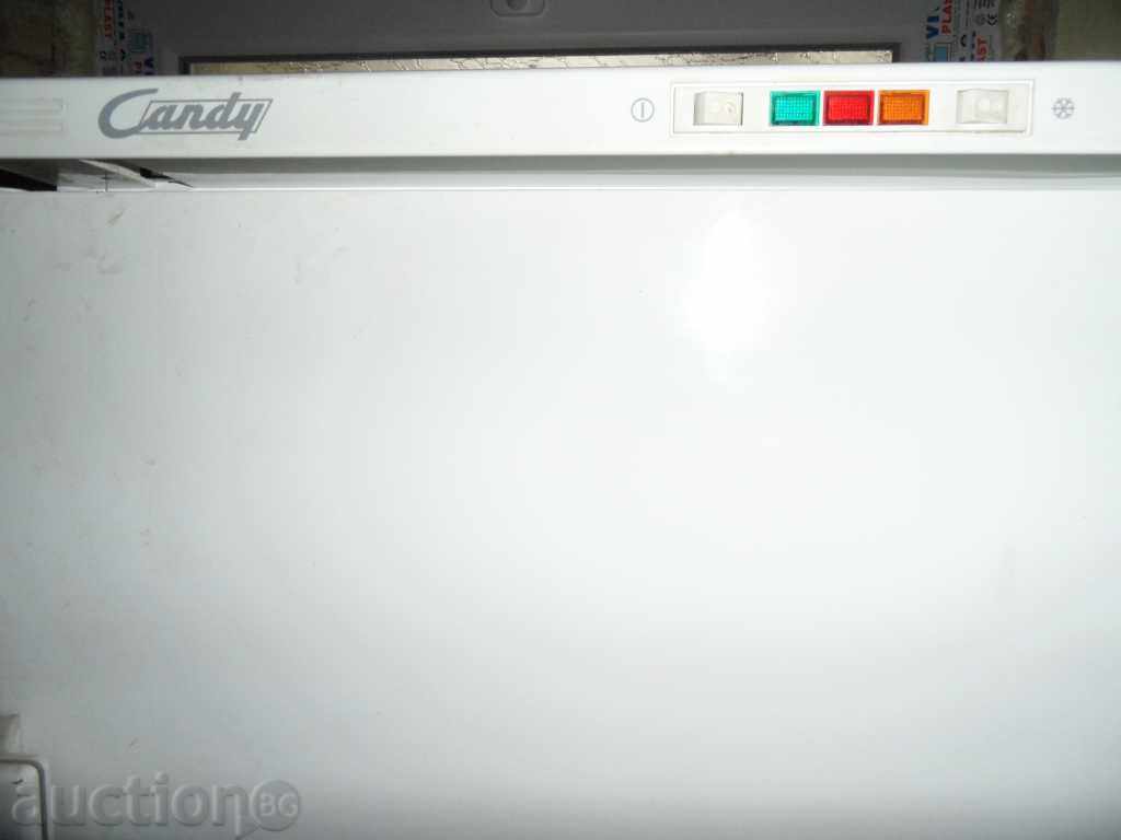 CONGELATORULUI vertical Candy cu preț 250.00 BGN | € 127.82