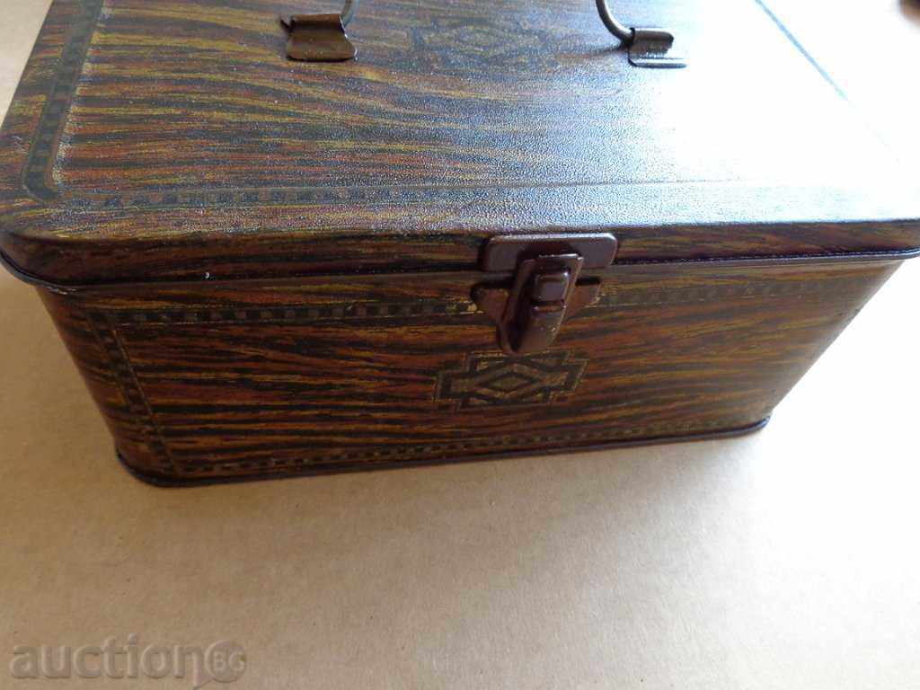 Metal jewelry box, toy, candy box with price 30.00 BGN | € 15.34