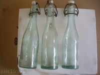 Стари стаклени бутилки.