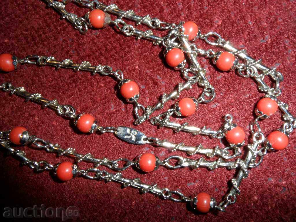 ΧΡΩΜΑ με κόκκινα βότσαλα με τιμή 16.99 BGN | € 8.69