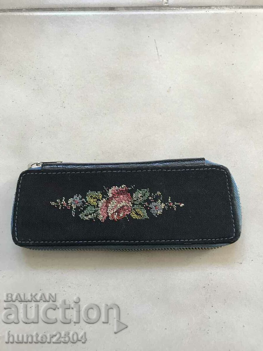 Ladies' toiletry bag, embroidered, 15 cm