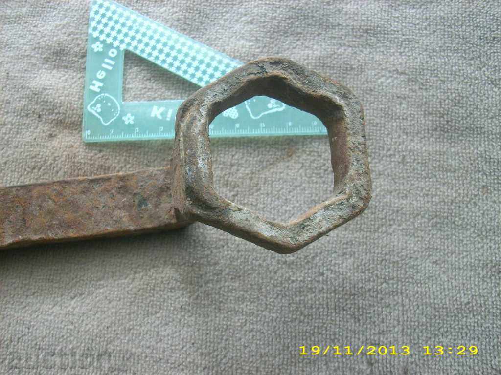 An old wagon wagon key - 5 An old wagon wagon key - 5