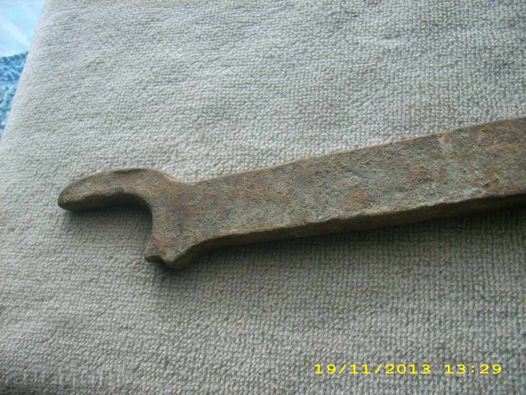 An old wagon wagon key - 7 An old wagon wagon key - 7