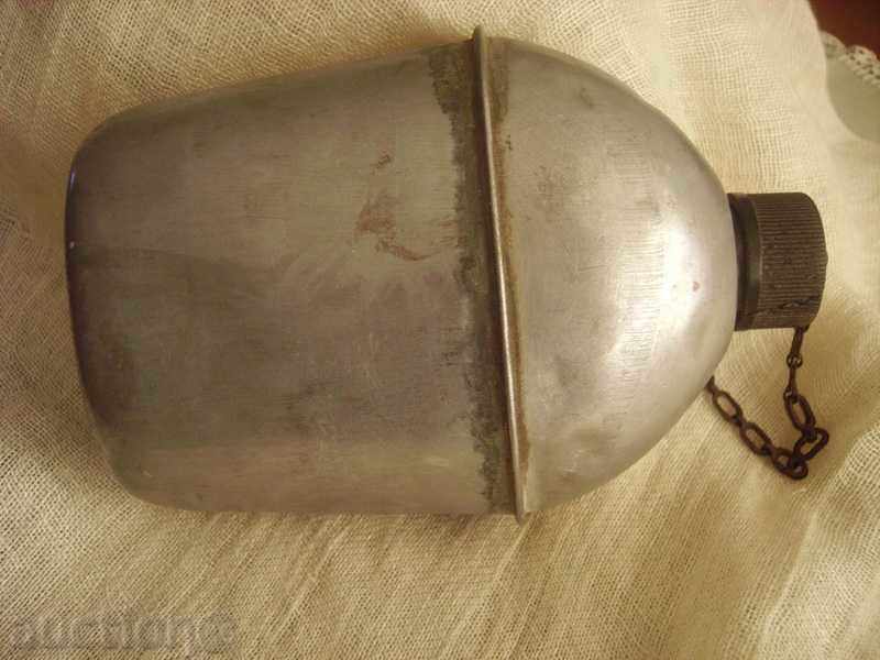 I sold an American flask in 1943 - 5 I sold an American flask in 1943 - 5