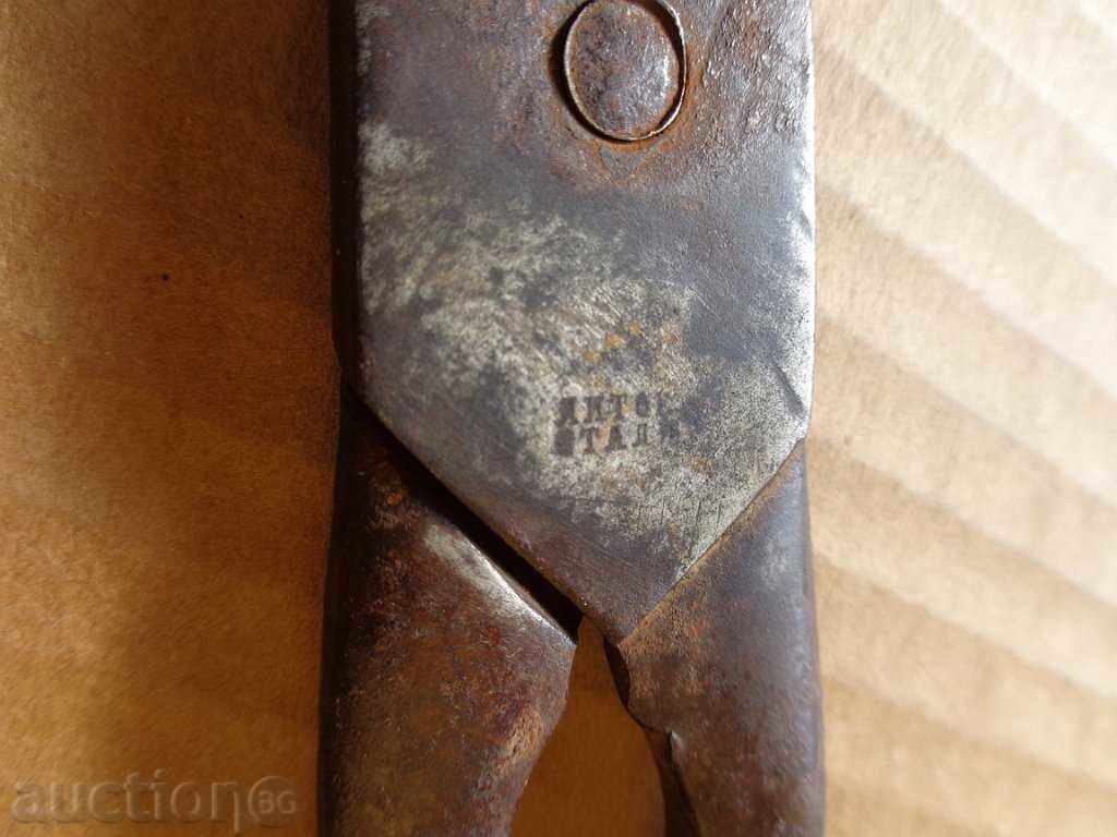 Delivery of Old scissors early 20th century