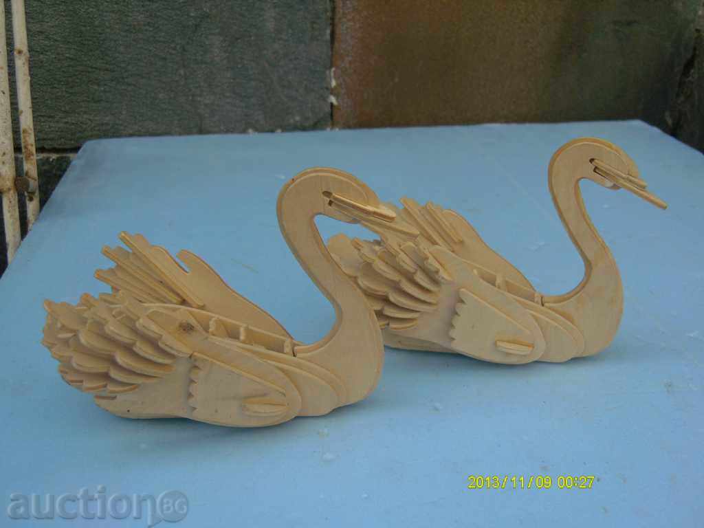 Фигури дървени-лебеди с цена 5.00 лв. | € 2.56 Фигури дървени-лебеди с цена 5.00 лв. | € 2.56