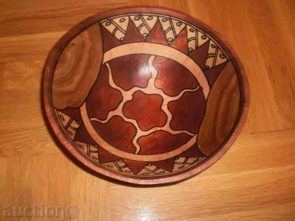 Купа от махагон, ръчно декорирана