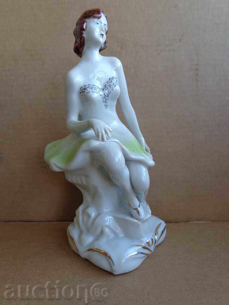 Figure made of porcelain plastic statuette figurine from the Sotsa NRB with price 159.00 BGN | € 81.30 Figure made of porcelain plastic statuette figurine from the Sotsa NRB with price 159.00 BGN | € 81.30