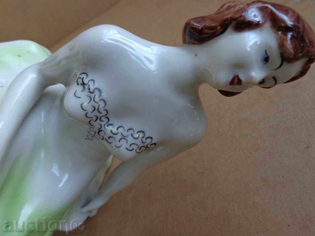 Delivery of Figure made of porcelain plastic statuette figurine from the Sotsa NRB Delivery of Figure made of porcelain plastic statuette figurine from the Sotsa NRB