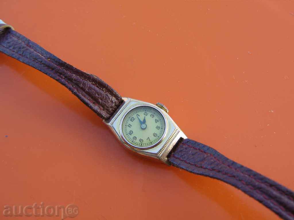 ceas mecanic SWISS cu preț 39.00 BGN | € 19.94 ceas mecanic SWISS cu preț 39.00 BGN | € 19.94