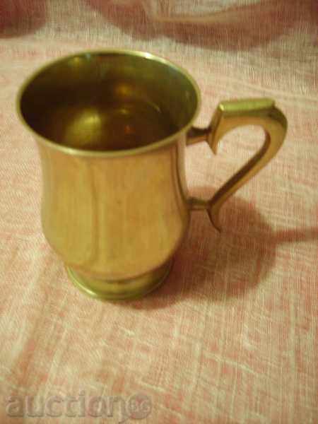 Vindem Alama Mug cu preț 32.00 BGN | € 16.36 Vindem Alama Mug cu preț 32.00 BGN | € 16.36