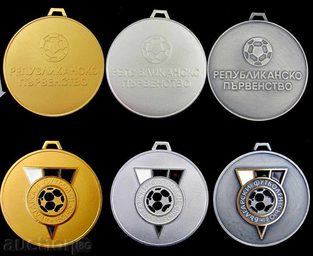 SET OF PRIZE MEDALS-FOOTBALL-REPUBLICAN CHAMPIONSHIP SET OF PRIZE MEDALS-FOOTBALL-REPUBLICAN CHAMPIONSHIP