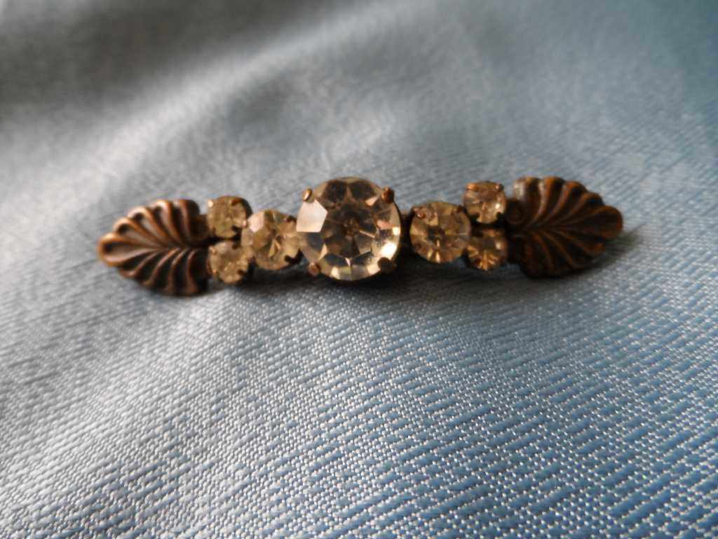 OLD BROOCH - 5 OLD BROOCH - 5