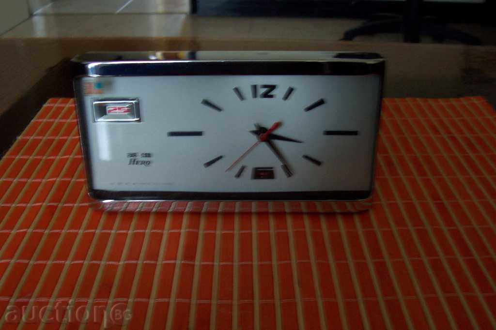 Μηχανικό ξυπνητήρι - HERO Μηχανικό ξυπνητήρι - HERO
